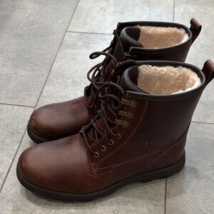 UGG Men's Dark Brown Leather Boots